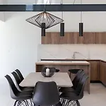 Casa Forma Willa *